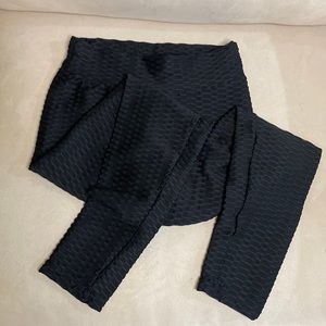 ☀️Black Booty Ruched Leggings☀️